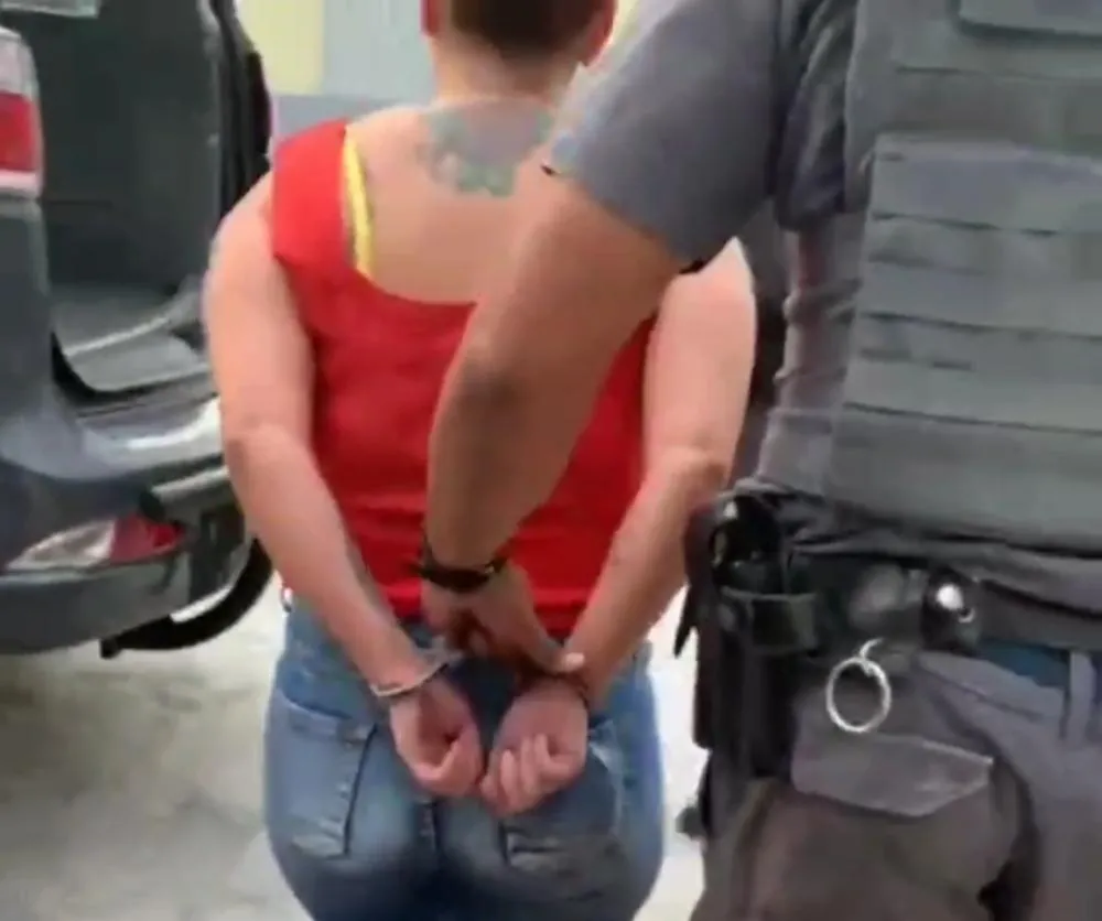 Baep prende mulher ligada ao PCC procurada por homicídio e tráfico em Campinas