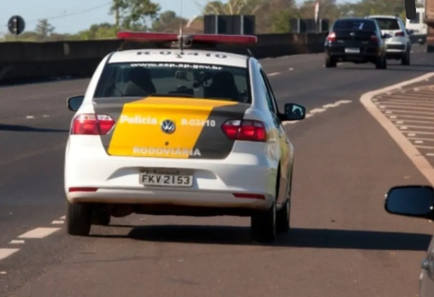 Mulher morre após carro capotar na Estrada Velha de Indaiatuba