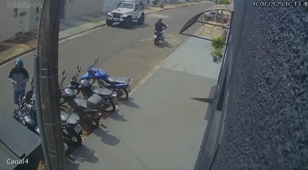 Moto é furtada na luz do dia em Mogi Guaçu; câmeras registraram o crime, assista