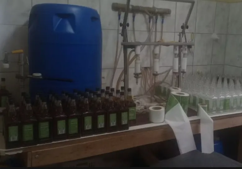 Polícia desmonta fábrica clandestina de bebidas em Hortolândia