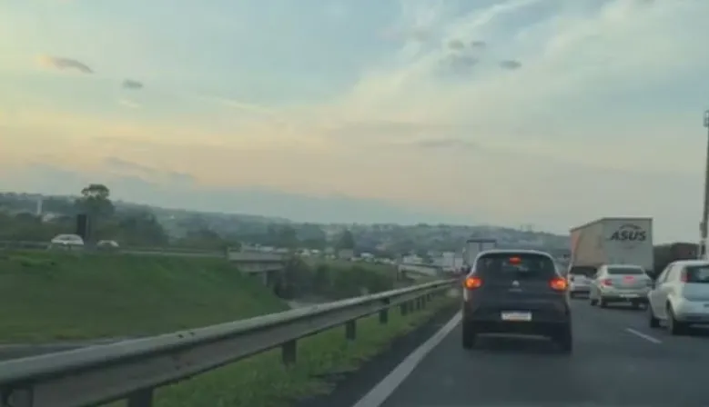  Motociclista morre em atropelamento na Rodovia dos Bandeirantes e motorista foge
