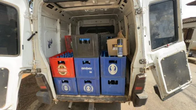 Guarda de Cosmópolis apreende carga de bebidas suspeitas de adulteração na divisa entre Paulínia e Cosmópolis
