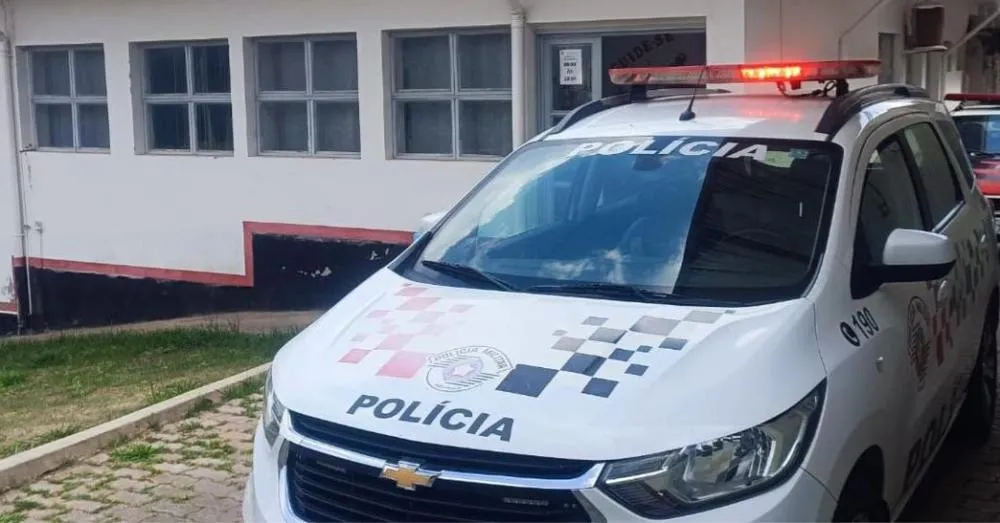 Mulher faz sinal pela janela e marido é preso por agressão e ameaça de morte