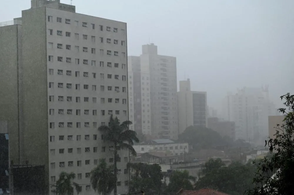 Frente fria trará chuva forte e queda acentuada nas temperaturas na região de Campinas e Baixa Mogiana