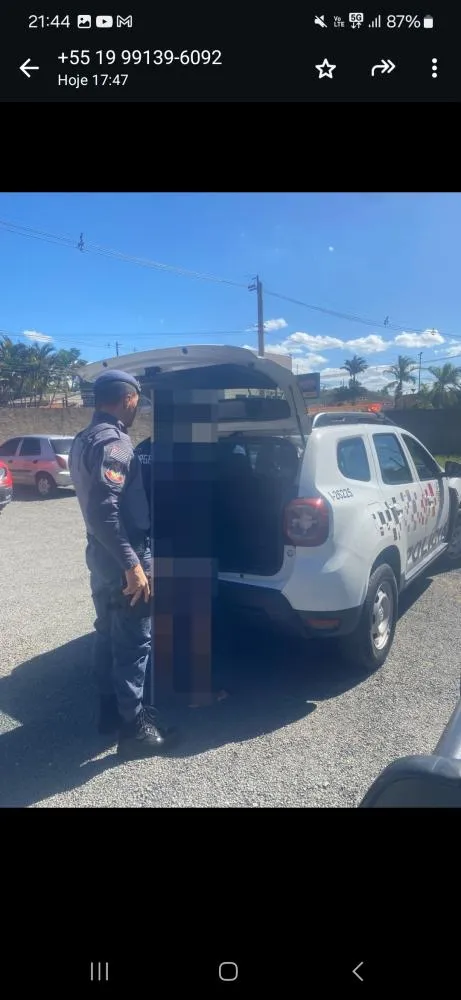 Suspeito é preso após chamar atenção por usar blusa em dia de Sol