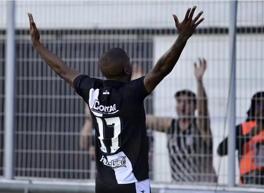 É campeã: Ponte Preta vence Londrina por 2 a 0 e fica com o título da Série C