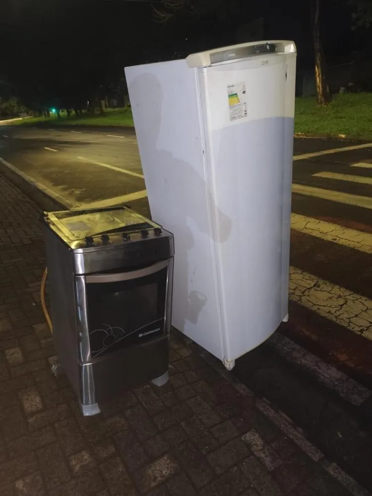 Dois homens confessam furto e tentam esconder produtos em casa de vizinho