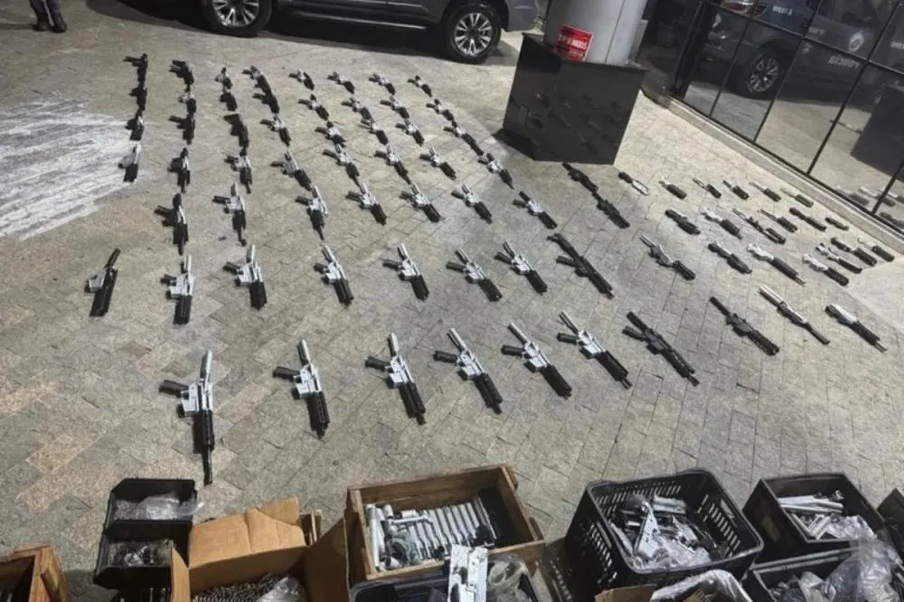Fuzis do CV apreendidos no Rio podem ter sido fabricados em Santa Bárbara