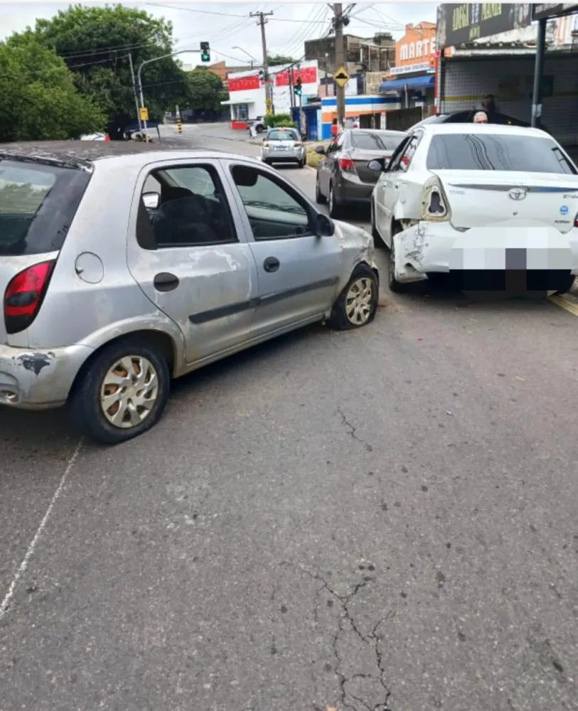 Motorista bêbado causa acidente com três veículos em Campinas