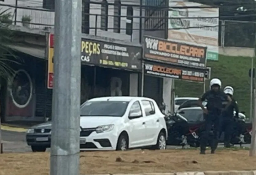 Perseguição a carro furtado termina com motorista baleado e arma apreendida em Campinas