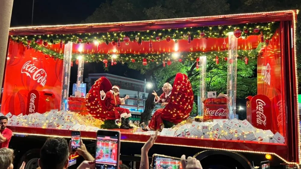 Caravana de Natal da Coca-Cola ilumina Sumaré nesta segunda-feira