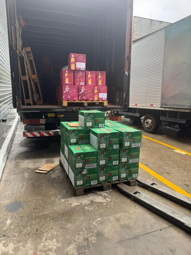 DIG de Campinas apreende quase 3 mil garrafas de bebidas falsificadas na região
