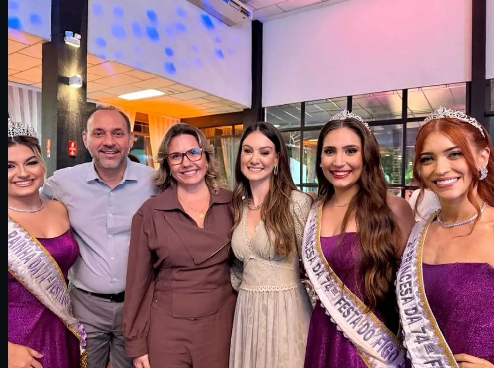 Du Cazellato participa da coroação da rainha e as princesas da 75ª Festa do Figo e 30ª Expogoiaba