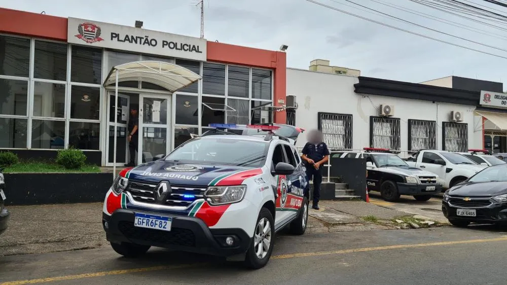Motorista bêbado foge da PM em Campinas, atropela fiel em Indaiatuba e três são presos