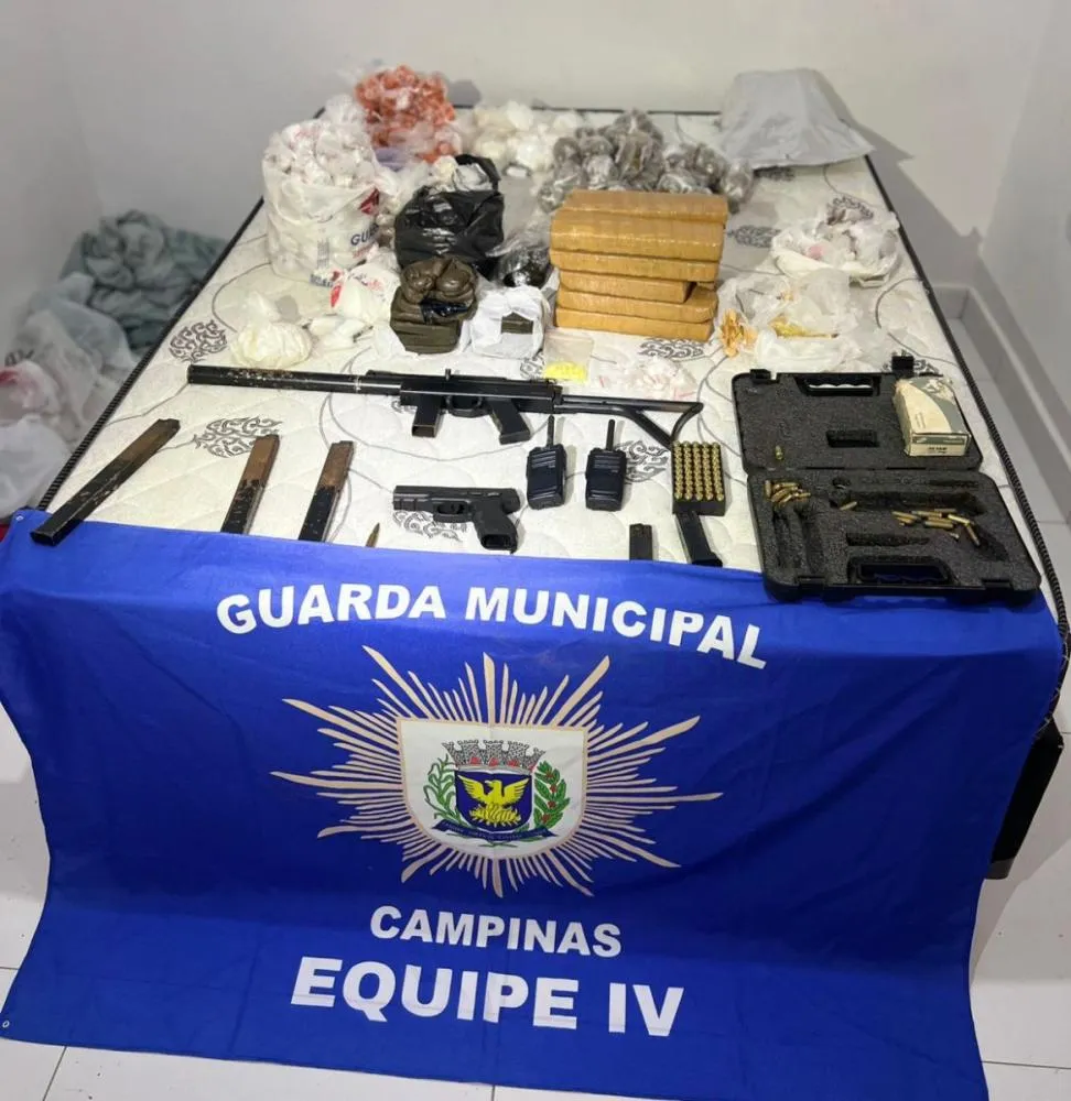 Ação da guarda de Campinas na Vila Padre Manoel de Nóbrega termina com apreensão de arsenal e 19 quilos de drogas