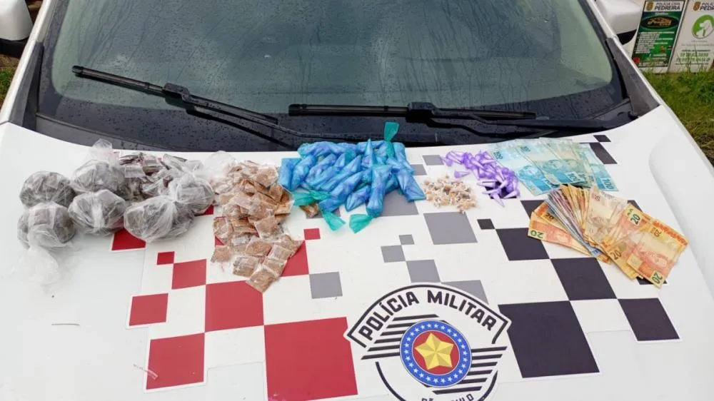 PM prende traficante escondido em casa abandonada no bairro Triunfo, em Pedreira
