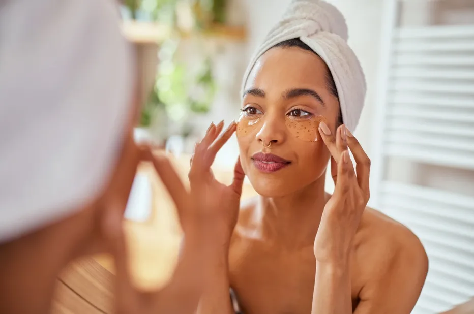 Como manter a skin care nas viagens de final de ano? Guia prático para cuidar da pele com poucos produtos