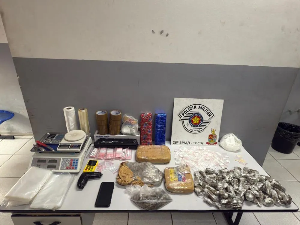 PM acha centro de distribuição de drogas em pousada de Mogi Guaçu e apreende mais de 7 quilos
