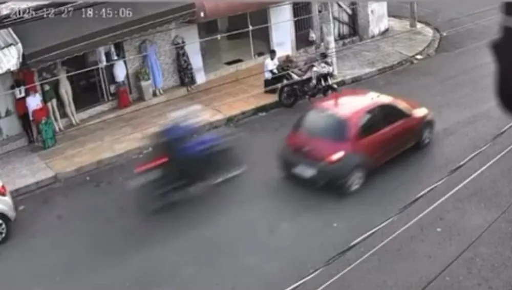 ASSISTA: motociclista de 27 anos morre ao ser fechado por carro na Vila Dias, em Mogi Mirim
