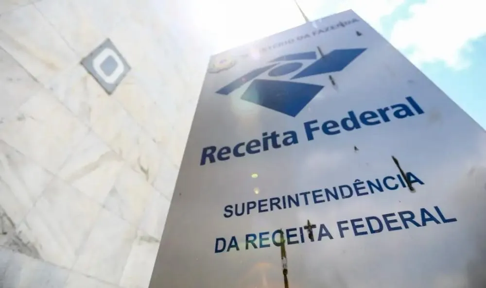 É FAKE: Receita nega taxação de transações financeiras a partir de R$ 5 mil