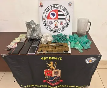 Mulher é presa e mais de 1,2 kg de drogas são apreendidos pela Polícia Militar 