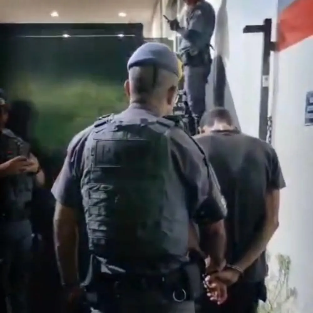 Baep apreende 19 quilos de drogas e prende homem que recebia R$ 300 por semana para guardar entorpecentes