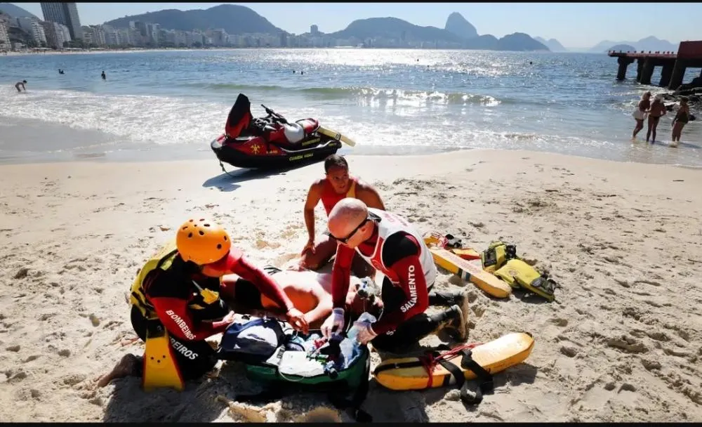 Bombeiros encontram corpo de adolescente de Campinas desaparecido em Copacabana