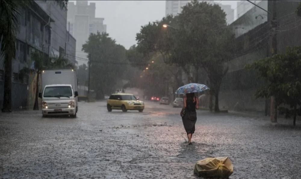 Frente fria atinge região, traz risco de granizo e ventos de até 60 km/h e Defesa Civil emite alerta