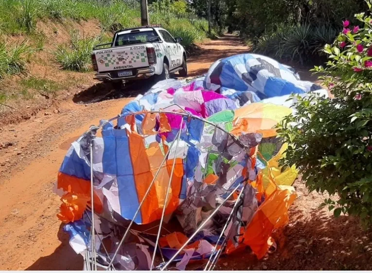 PM Ambiental multa em R$ 10 mil homem por soltar balão na região