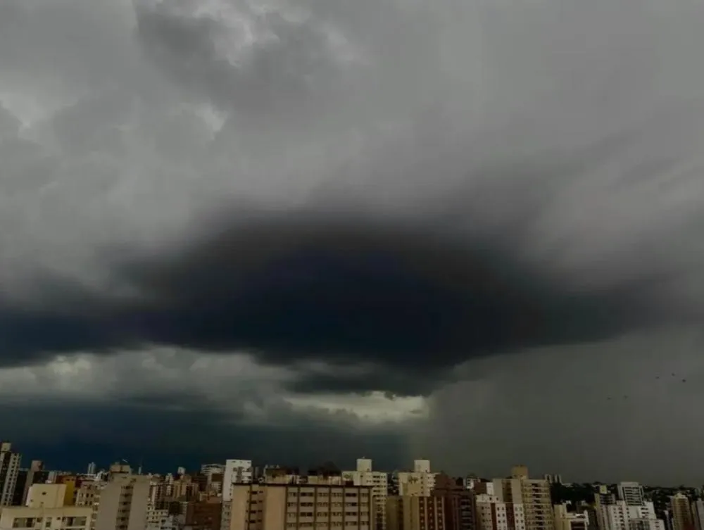 Quarta-feira segue com tempo instável e chances de tempestades na região