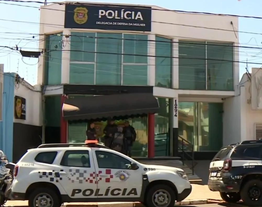 Mulher é resgatada após sequestro, estupro e agressões do próprio marido