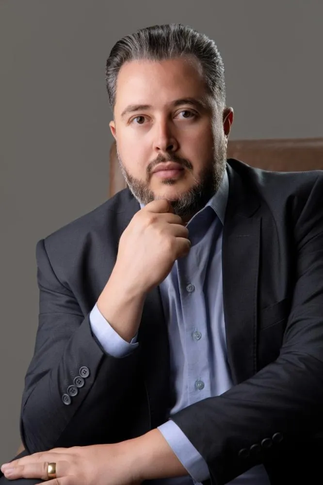 Quando a liderança é testada no silêncio (Coluna do João Cleto)
