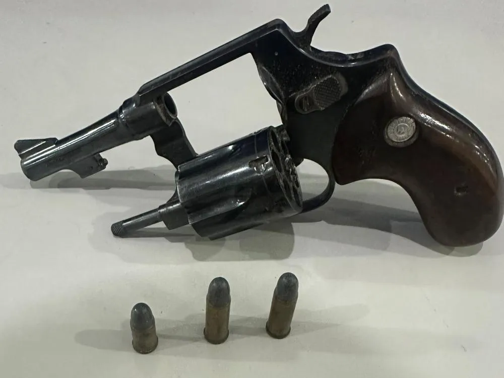 Ex-presidiário com passagem por tráfico é preso pelo Baep com arma de fogo no Jardim Itatinga