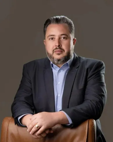 O líder que entrega resultado não tem tempo para vaidade (Coluna de João Cleto)