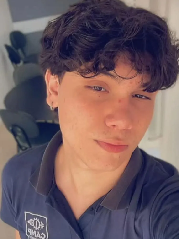 Jovem luta pela vida há 9 meses e família pede ajuda para comprar cama hospitalar