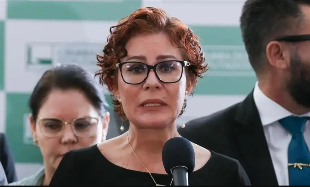 Condenada no Brasil, Itália começa a julgar extradição de Carla Zambelli
