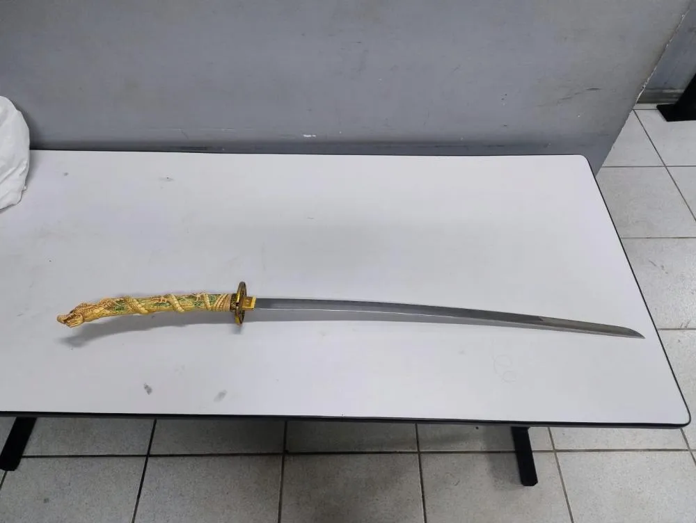 Mogi Mirim: Homem é preso após agredir mulher e tentar matar PMs com uma espada