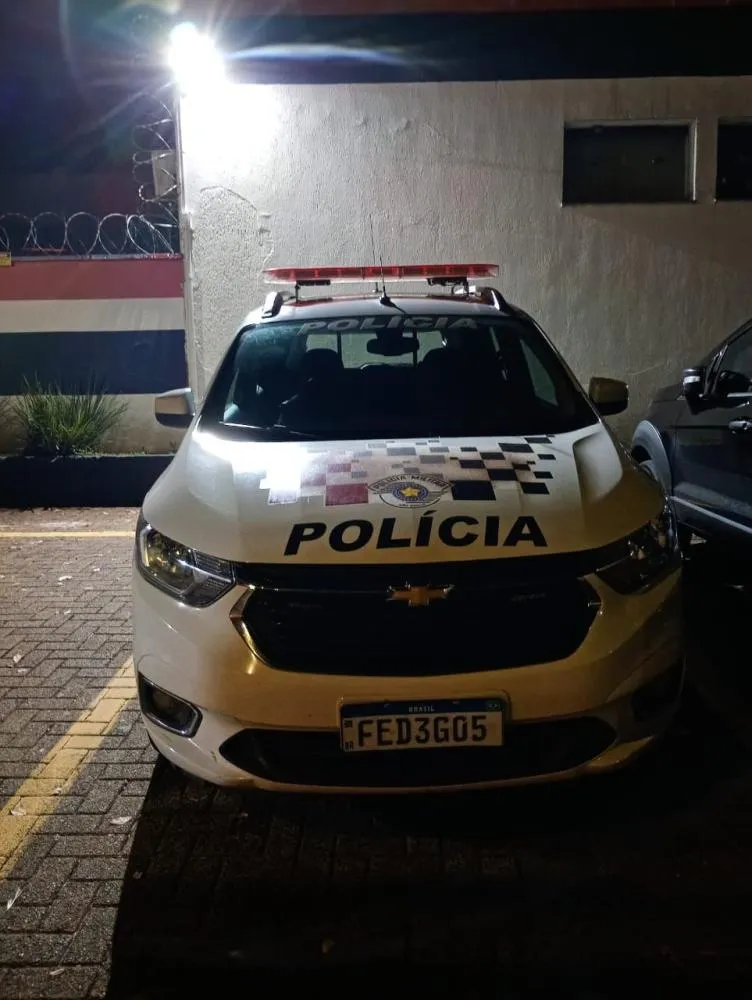 Guaçu: adolescente é apreendido ao esconder drogas em telhado, mas é solto na delegacia
