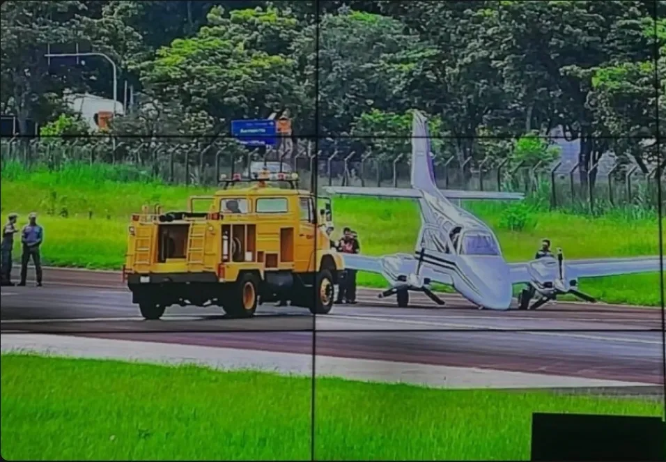 Avião faz pouso de emergência em Campinas após colisão com pássaros