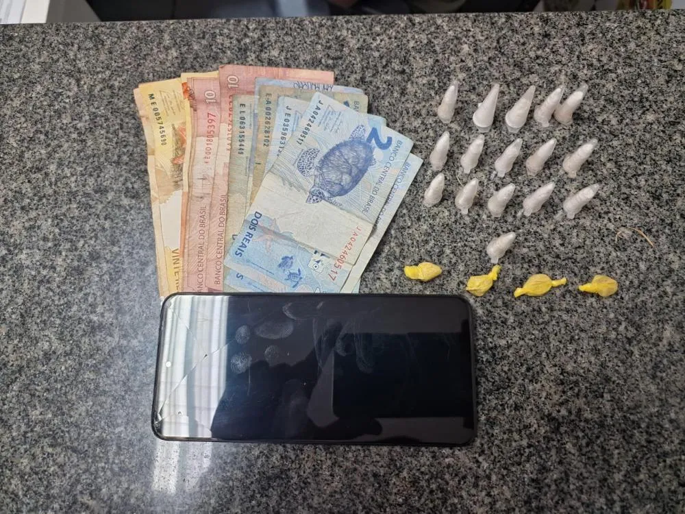 Adolescente é apreendido com drogas enterradas e dinheiro em Mogi Guaçu