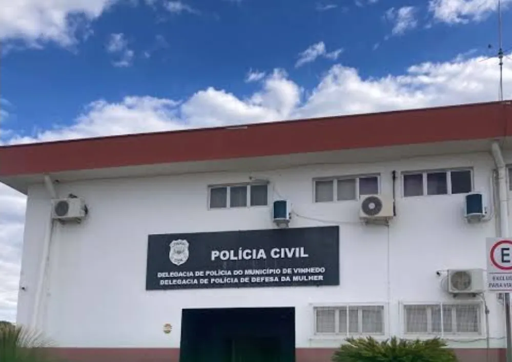 Jovem de 23 anos é encontrado morto em via pública no Centro de Vinhedo