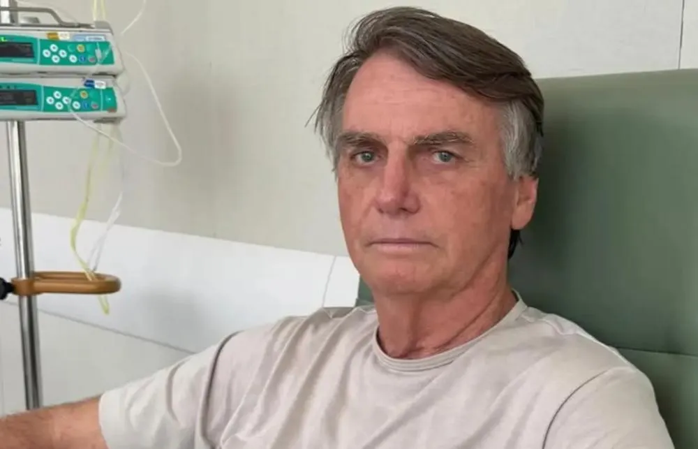 Bolsonaro estava bem horas antes de crise e fez caminhada de cinco quilômetros