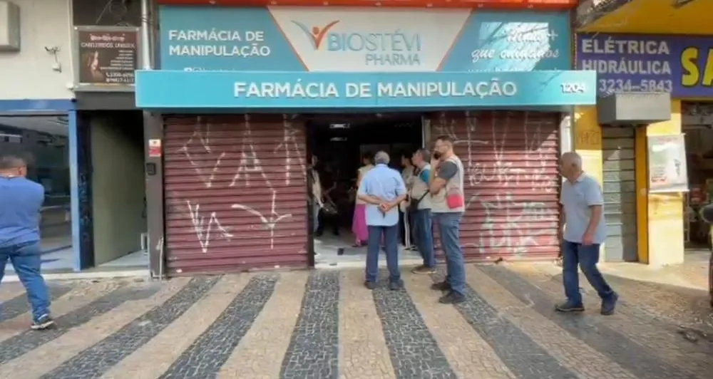 Polícia interdita farmácia e apreende 3 toneladas de remédios