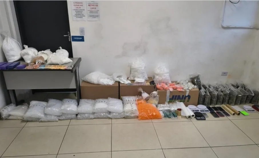 Seis pessoas são presas pelo Baep com 31 quilos de drogas em chácara