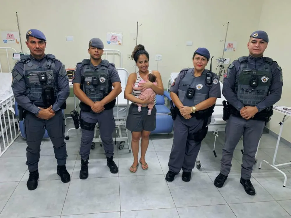 Bebê de 20 dias engasga e é salvo por policiais militares em Nova Odessa