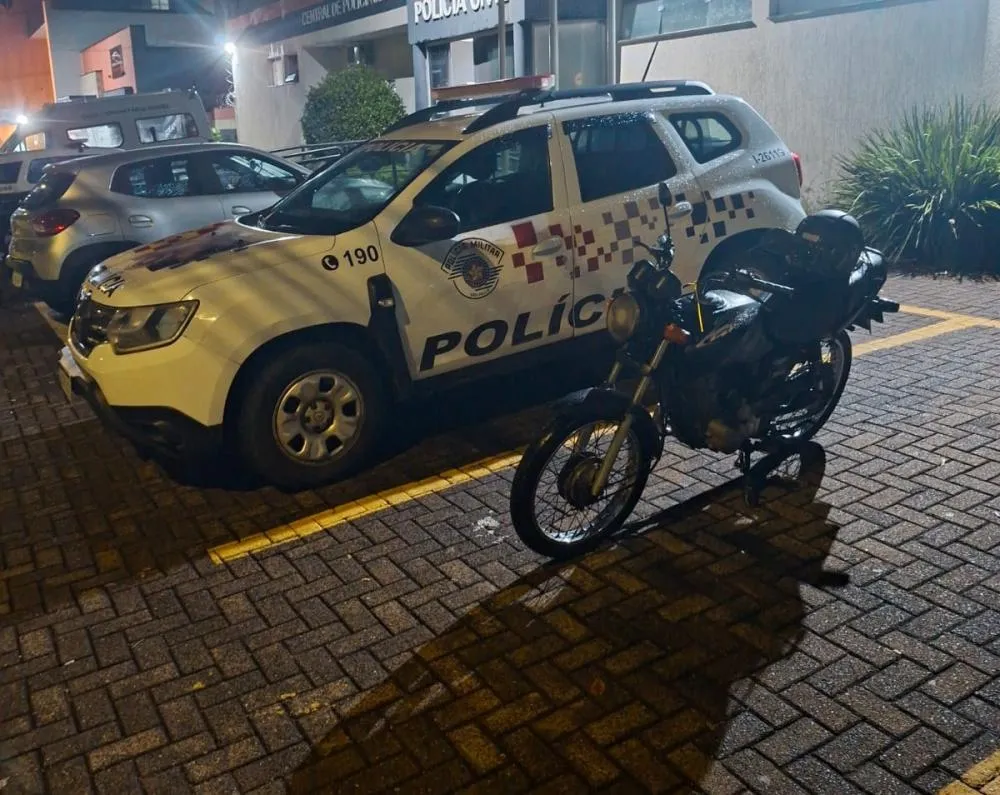 Guaçu: população ajuda e PM recupera moto furtada em 2024