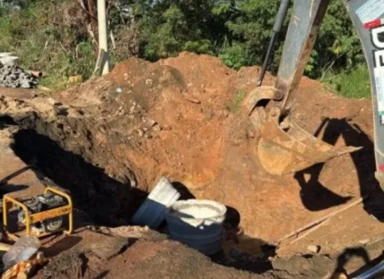 Acidente em obra de esgoto mata trabalhador após deslizamento de máquina em Hortolândia