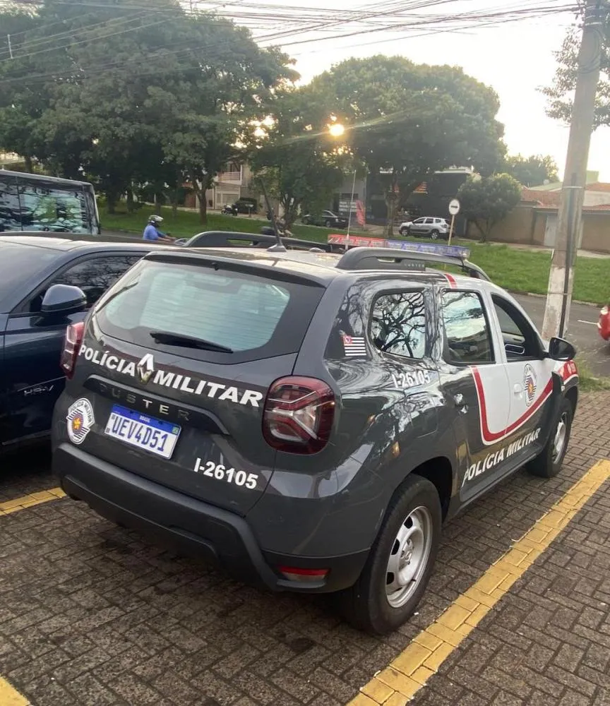 Foragido tenta esconder identidade, mas é preso por roubo em Itapira