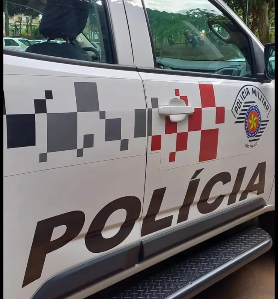 Marido é preso após espancar e ameaçar mulher de morte em Santa Bárbara