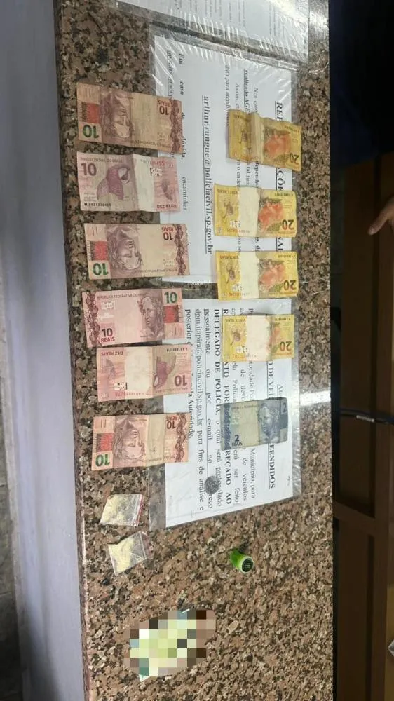 Adolescente é apreendido com drogas e dinheiro do tráfico em Itapira